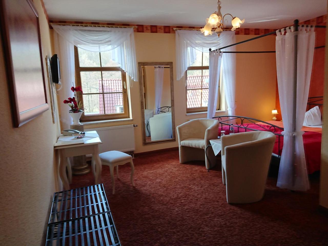 Hotel & Ferienwohnungen Bohlenblick Saalfeld Saale Extérieur photo
